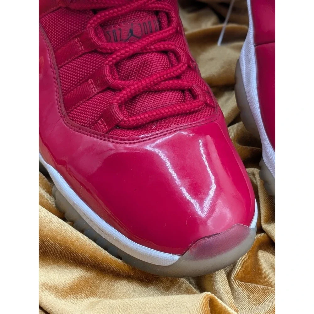 Jordan 11 Retro Win Like 96 Men's Size 9.5 Red Patent Leather Sneakers